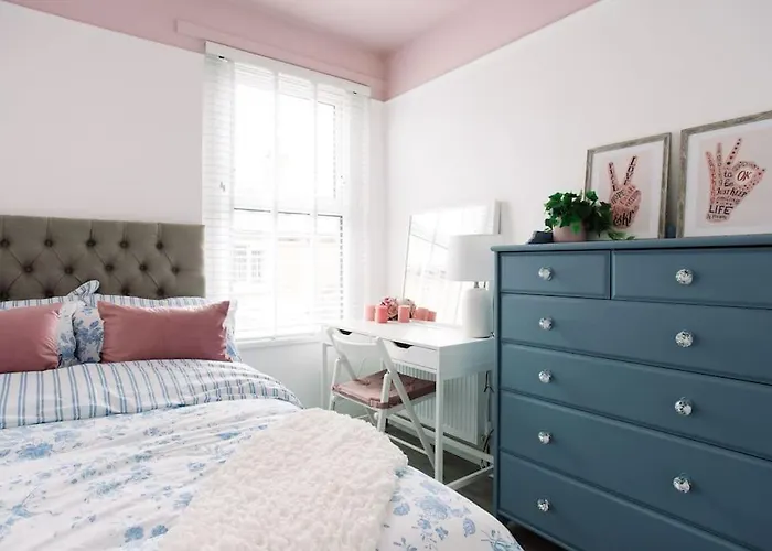 Designer 4-Bed Home In The Heart Of Belfast