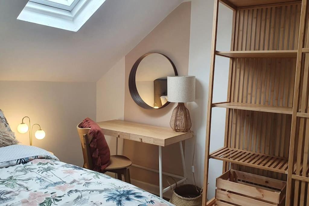 Designer 4-bed In The Heart Of Holiday home *