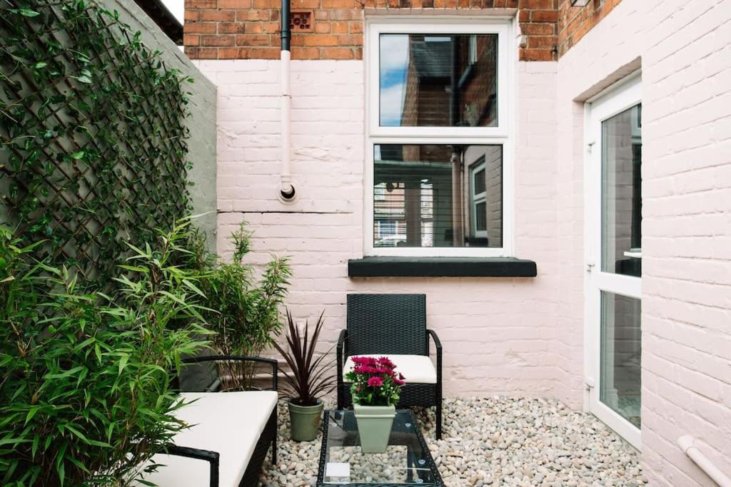 Designer 4-bed In The Heart Of Holiday home *