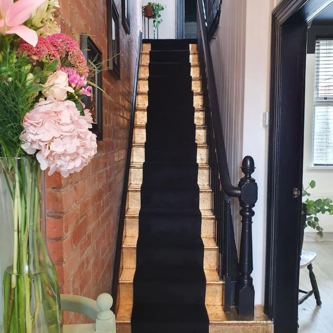 Designer 4-bed In The Heart Of *