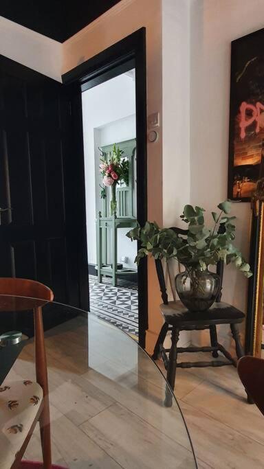 Holiday home Designer 4-bed In The Heart Of Belfast