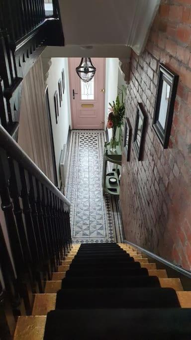 Designer 4-bed In The Heart Of Holiday home