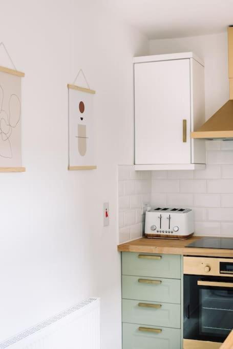 Designer 4-bed In The Heart Of *